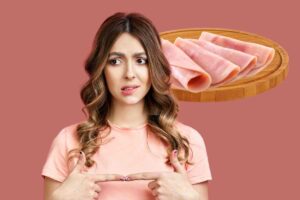 Prosciutto e donna dubbiosa