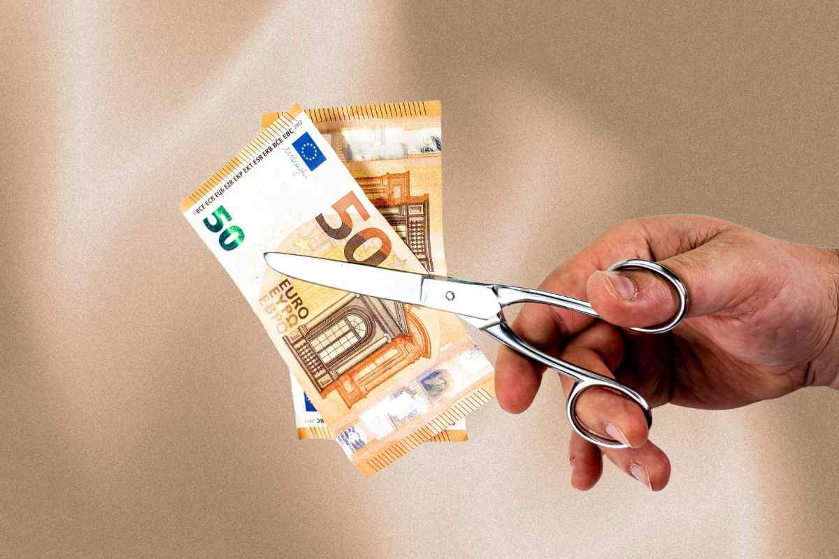 Forbici tagliano 50 euro