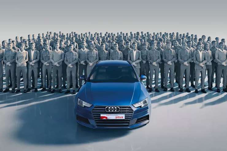 Audi TT uomini dietro auto