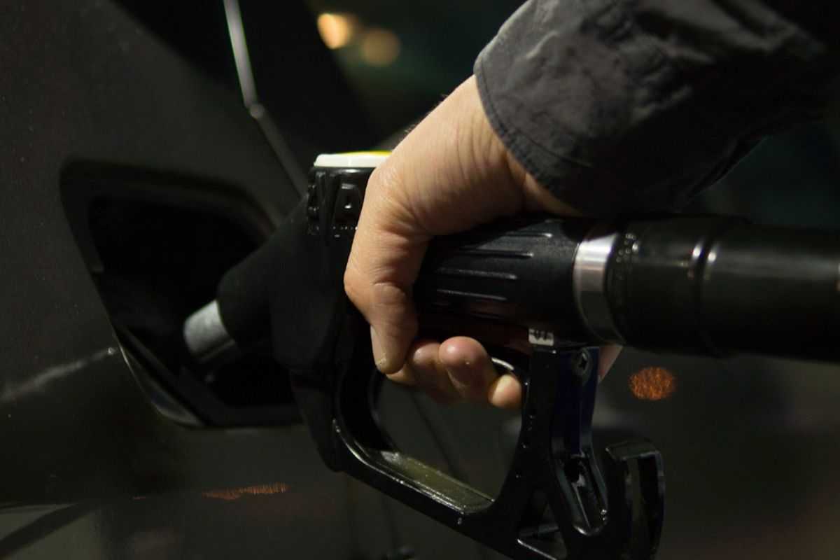 auto dal benzinaio