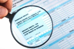 lente di ingrandimento dichiarazione redditi