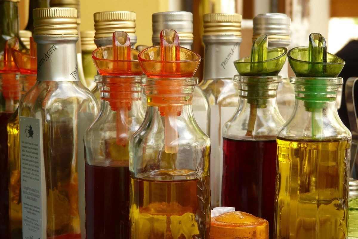 bottiglie aceto olio