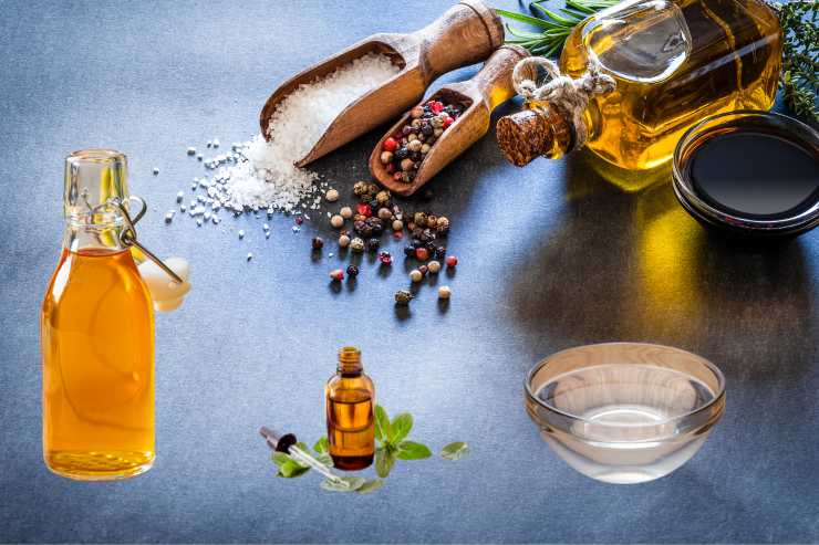ingredienti per miscela, olio di essenza, aceto e acqua
