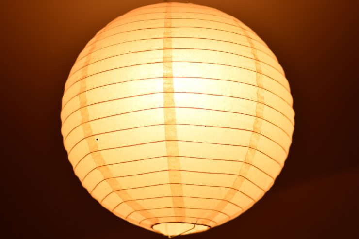 lampadario rotondo di carta