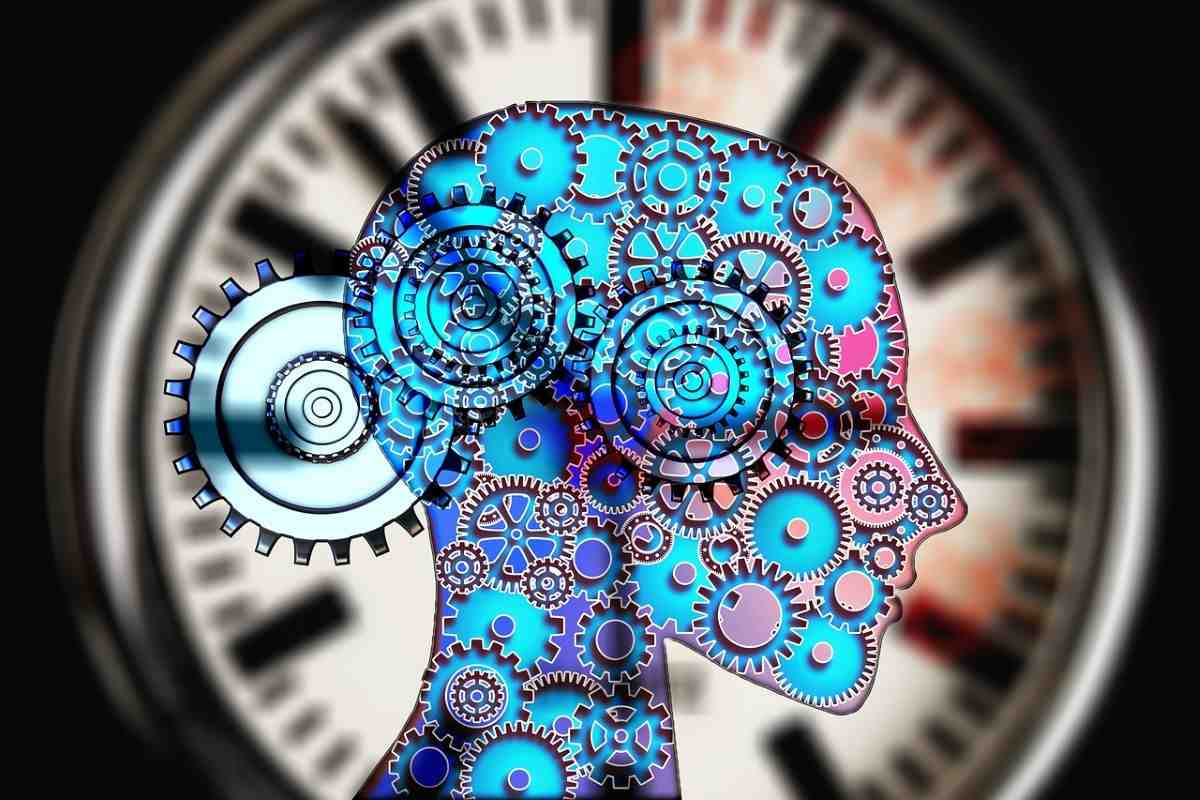 testa ingranaggi orologio