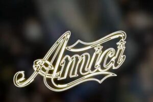 logo della trasmissione "Amici"