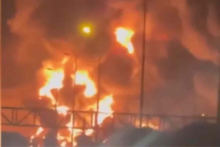 Fiamme in un deposito