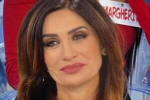 foto di Barbara De Santi mentre partecipa alla nota trasmissione televisiva "Uomini e Donne"