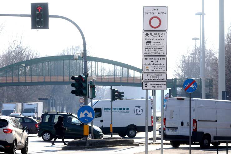 L'Area B di Milano, scattano i divieti anche per moto e scooter
