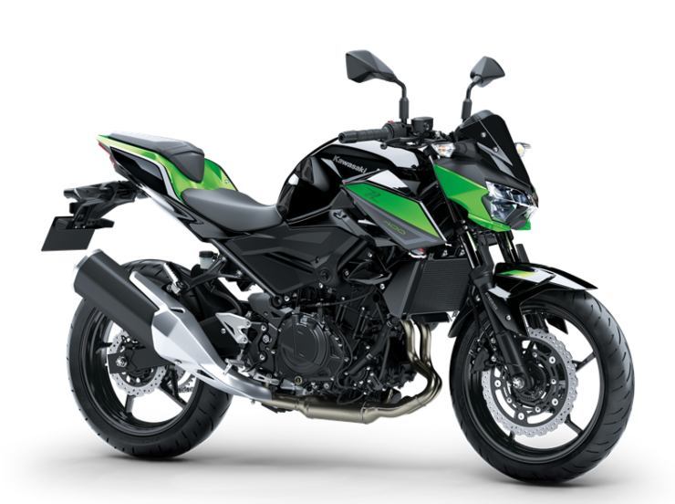 La Kawasaki Z400, una delle moto sotto i 6000 euro più amate dai più giovani