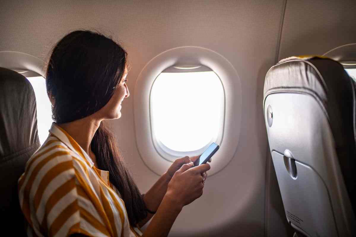 donna in aereo