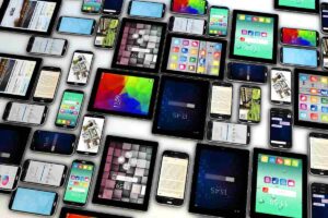 una serie di smartphone e tablet