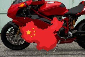 QJ Motor SRK 800 RR novità moto Ducati