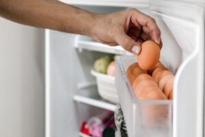 uova sportello frigo