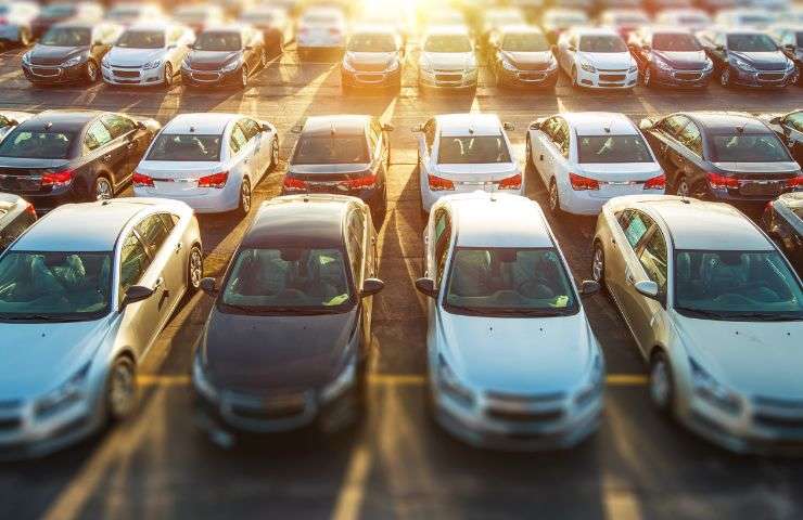 auto parcheggiate