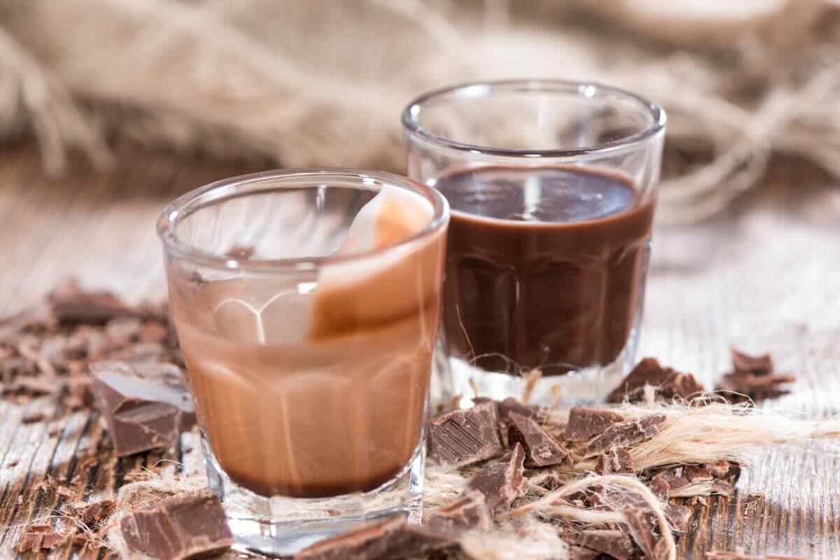 bicchierini di liquori al cioccolato