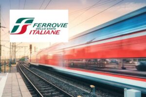 la scritta fs italiane e un treno che viaggia